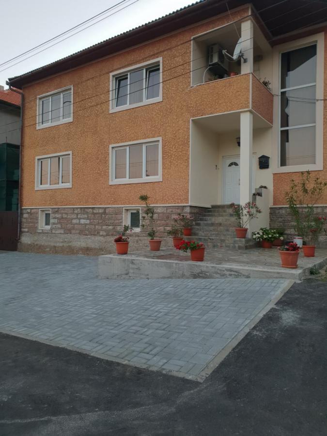 فيلا Orşovaفي Pretty Garden المظهر الخارجي الصورة