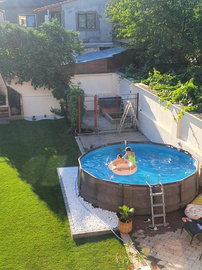 فيلا Orşovaفي Pretty Garden المظهر الخارجي الصورة