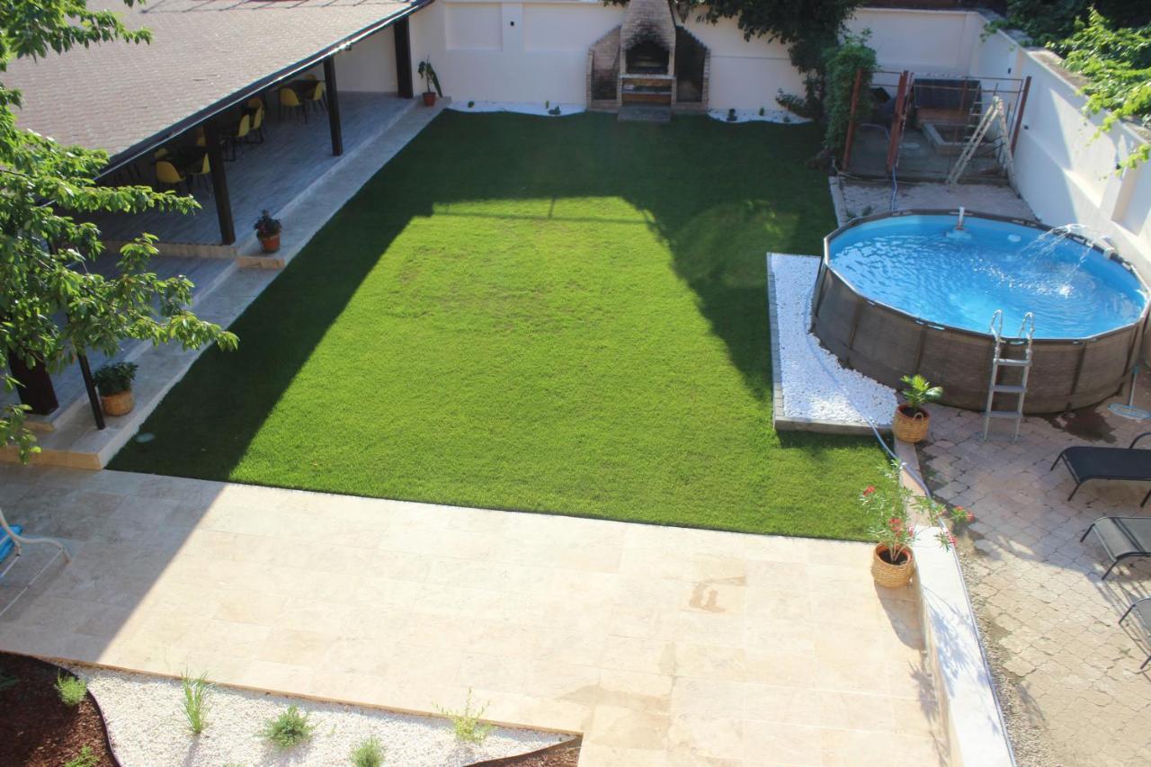 فيلا Orşovaفي Pretty Garden المظهر الخارجي الصورة