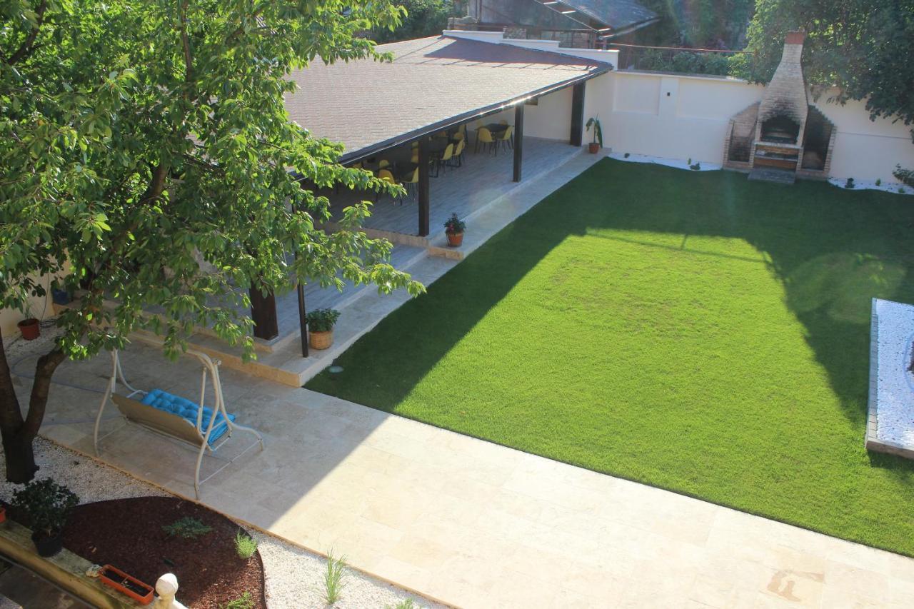 فيلا Orşovaفي Pretty Garden المظهر الخارجي الصورة